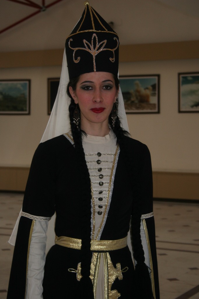 Национальный костюм черкешенки